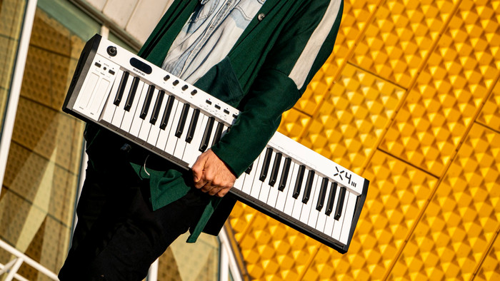 Midiplus X4 III Tracktion Edition Wit product in gebruik