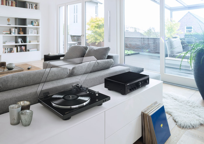 Denon DP-300F Zwart product in gebruik