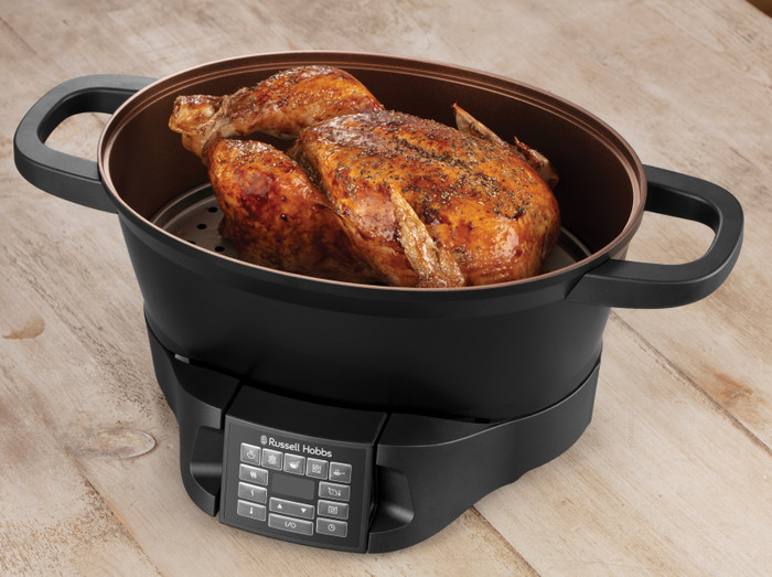 Russel Hobbs Good to Go Multicooker 6.5L product in use