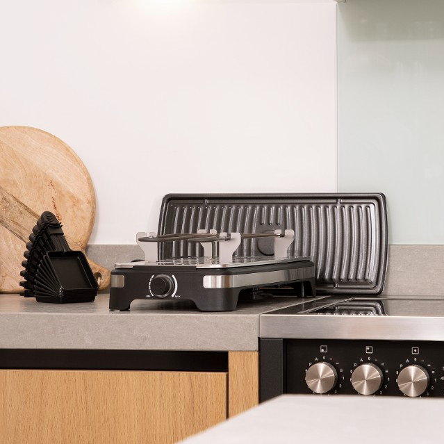 Princess Raclette 10 product in use