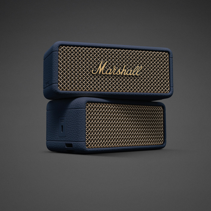 Marshall Emberton III Enceinte BT Midnight Blue produit à l'usage