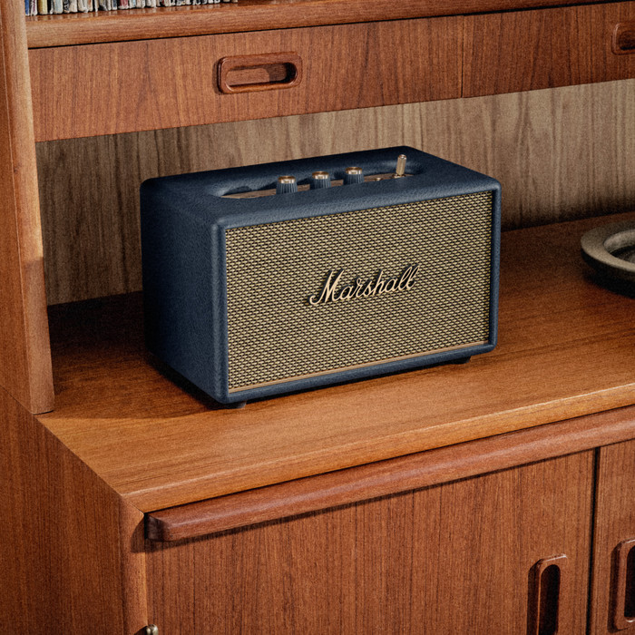 Marshall Acton III Speaker BT Midnight Blue product in use