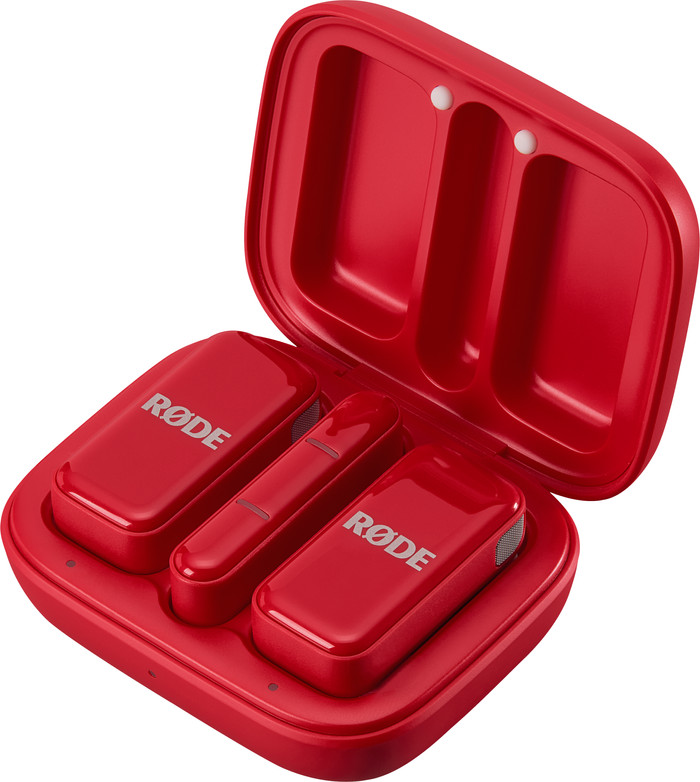 RODE Wireless Micro Red USB-C inside