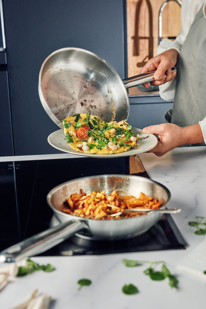 Demeyere Resto 3 Frying Pan 20cm product in use