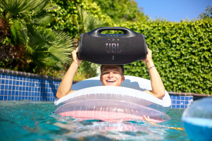 JBL Boombox 4 Black product in use