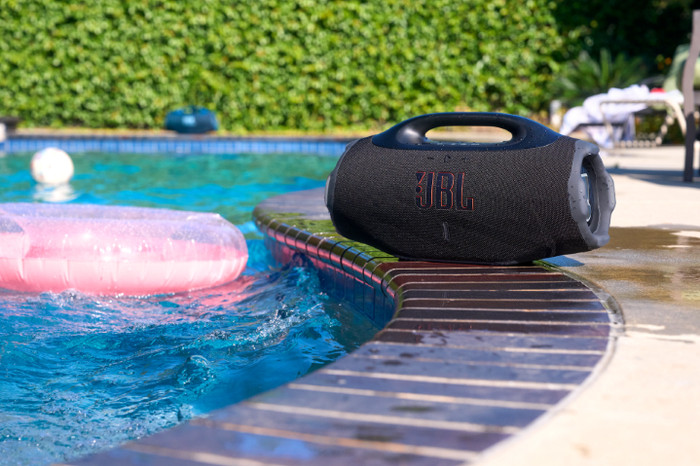 JBL Boombox 4 Black product in use