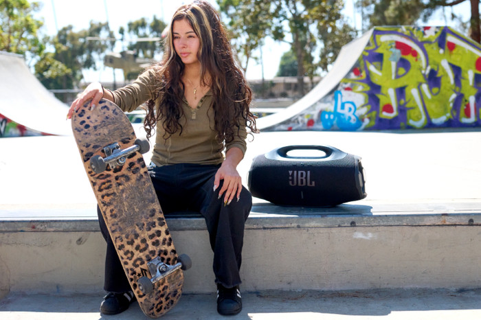 JBL Boombox 4 Black product in use