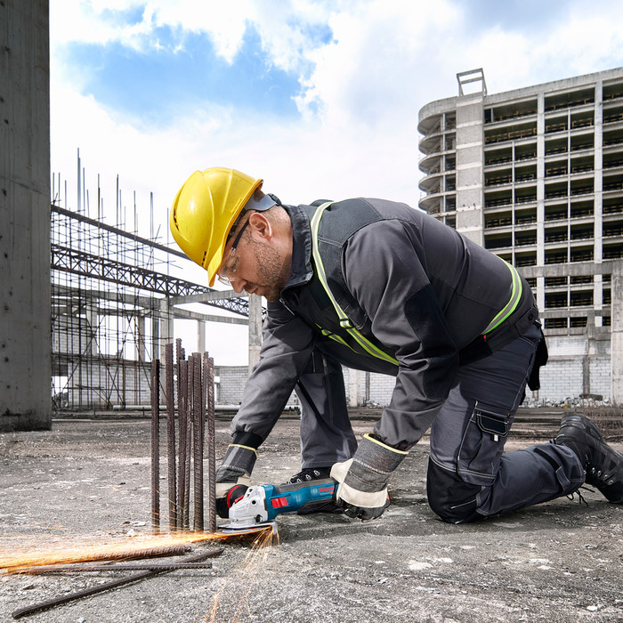 Bosch Professional GWS 18V-11 S (sans batterie) produit à l'usage