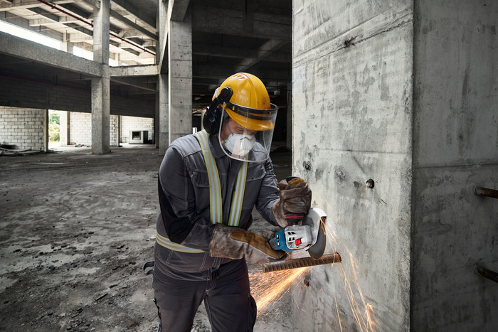 Bosch Professional GWS 18V-11 S (sans batterie) produit à l'usage