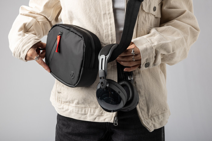 Skullcandy Aviator 900 ANC Black product in use