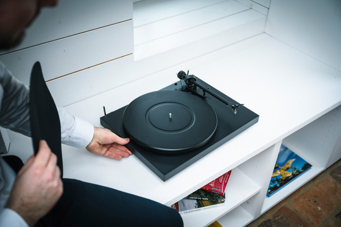 Pro-Ject Colourful Audio System E Noir produit à l'usage