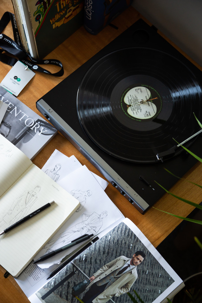Audio-Technica AT-LP60XUSBGM + Audio-Technica ATH-SP3X Black product in use