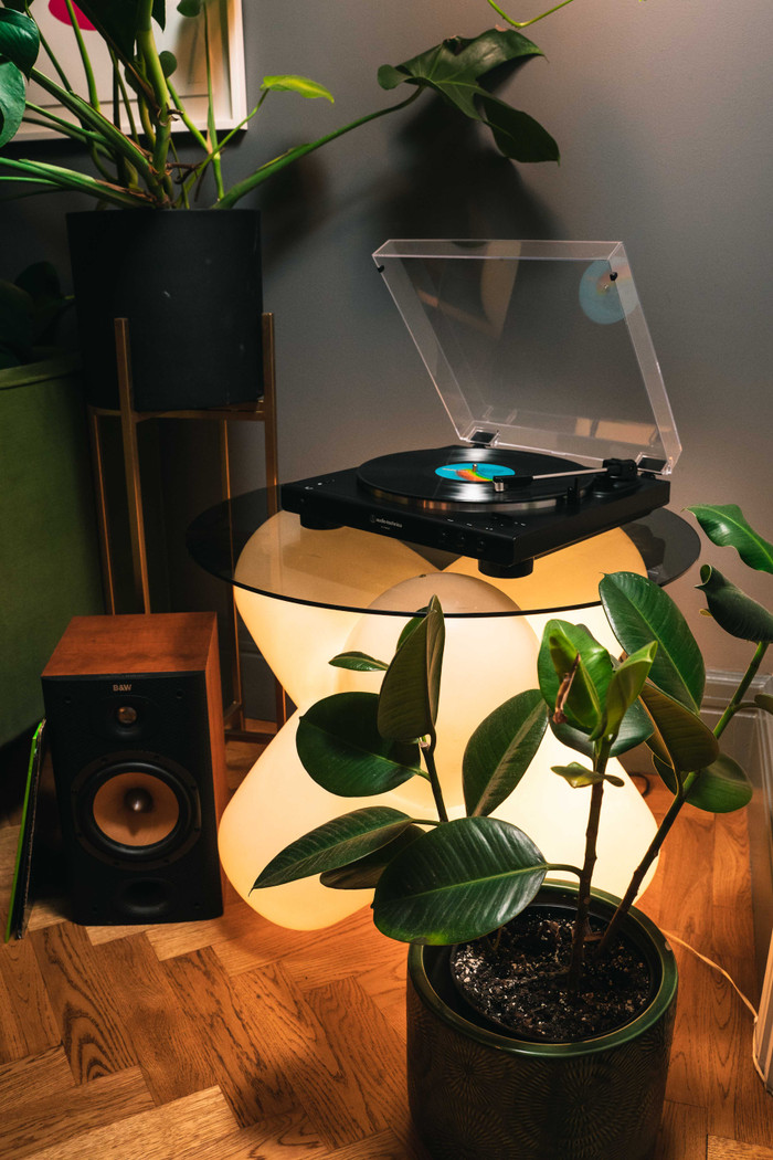 Audio-Technica AT-LP60XBT Black product in use