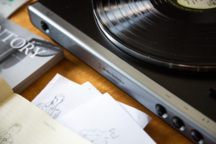 Audio-Technica AT-LP60XUSBGM + Audio-Technica ATH-SP3X Black product in use