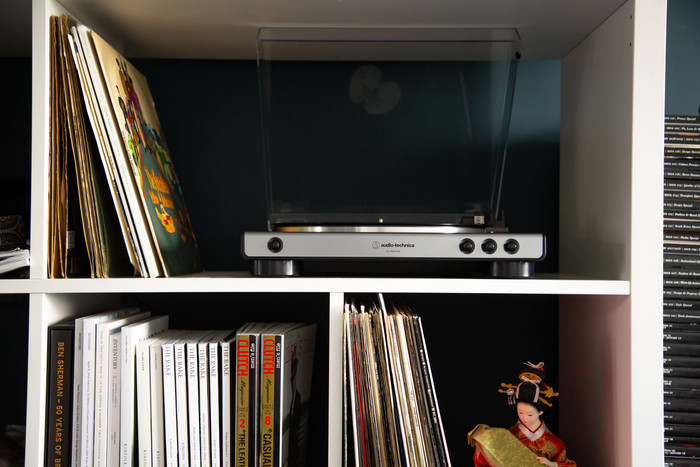 Audio-Technica AT-LP60XUSBGM + Audio-Technica ATH-SP3X Black product in use