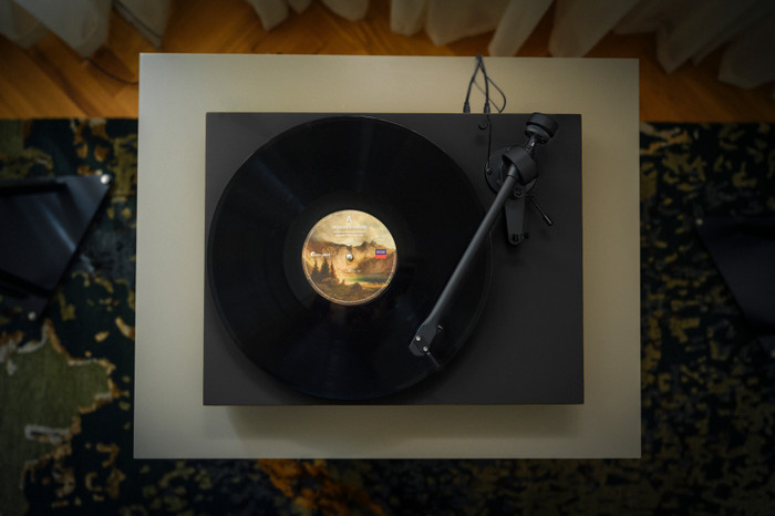 Pro-Ject Colourful Audio System E Noir produit à l'usage