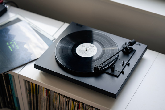 Pro-Ject A1.2 Black product in use