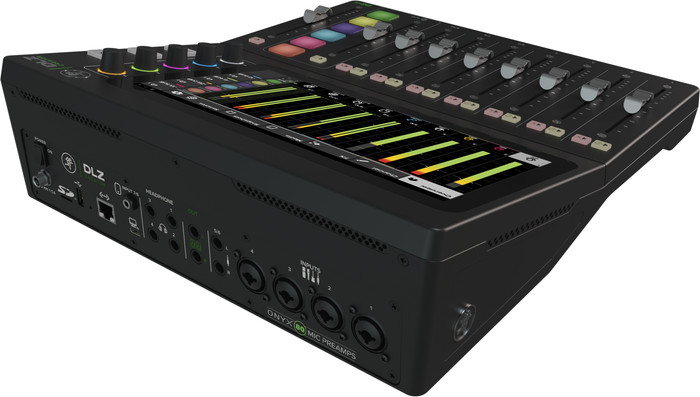 Mackie DLZ Creator dessus