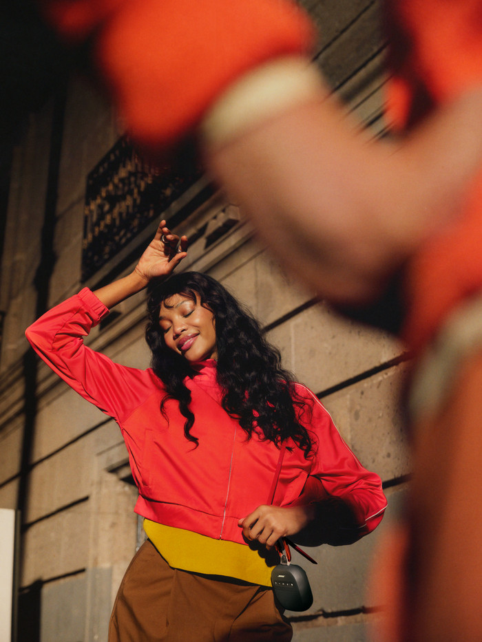 Bose SoundLink Micro 2 Black product in use