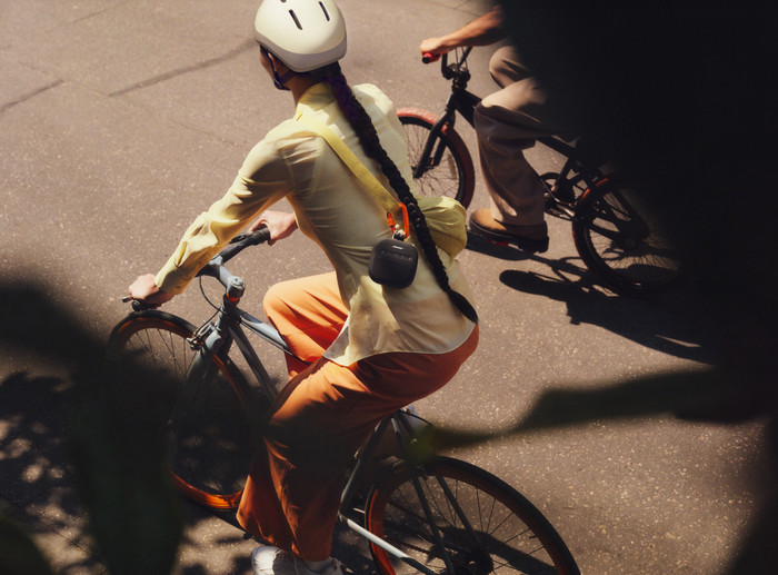 Bose SoundLink Micro 2 Black product in use