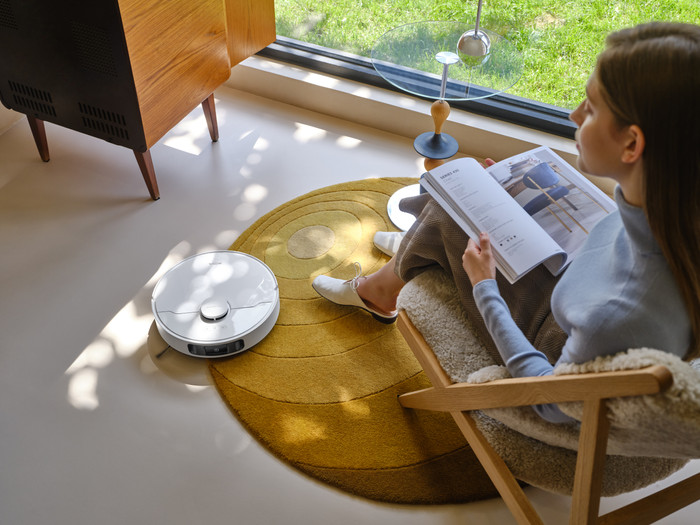 Mova E40 Ultra product in use