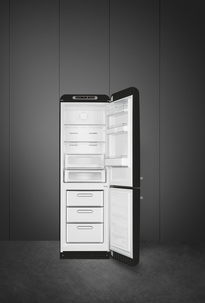 SMEG FAB32RBL6 binnenkant