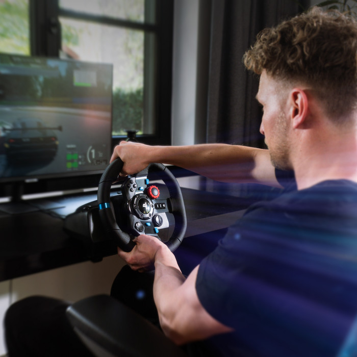 Logitech G29 SE PlayStation and PC + Driving Force Shifter product in use