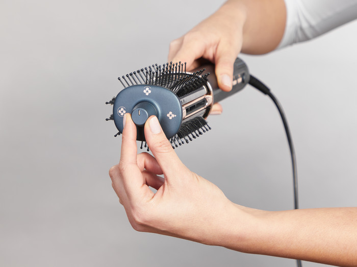 Rowenta Air Brush 3D UB9720E0 product in gebruik