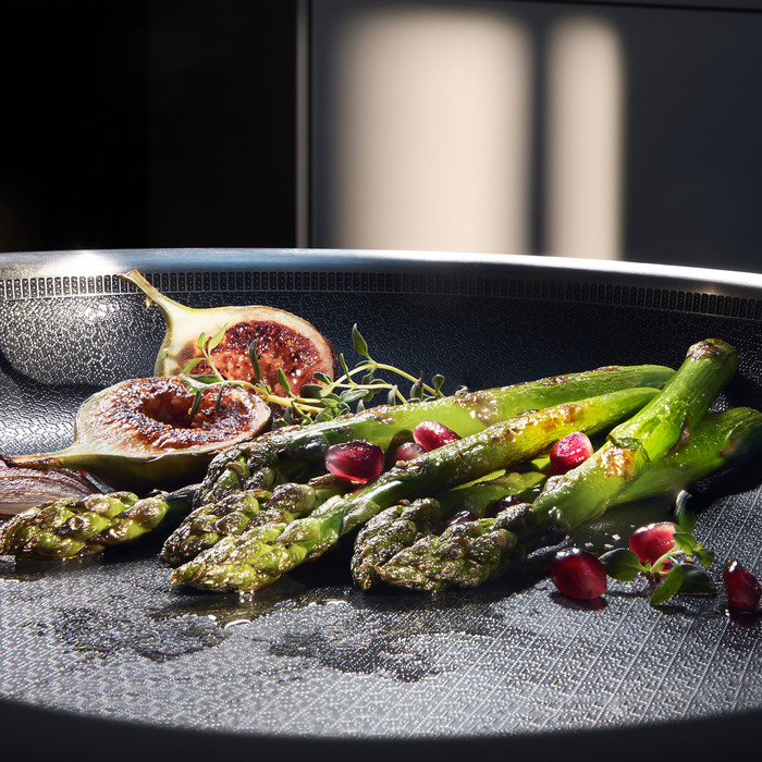 WMF Ultimate Profi Resist Poêle à Frire Céramique 24 cm produit à l'usage