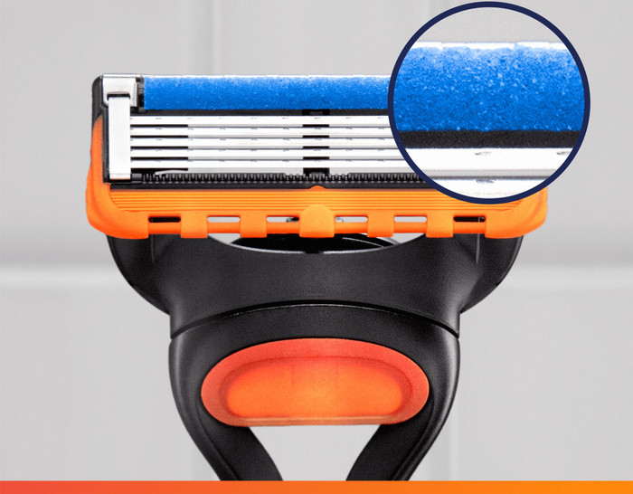 Gillette Fusion5 + 11 Replacement Blades detail