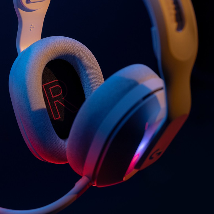 Logitech G Astro A20 X LIGHTSPEED Wit product in gebruik