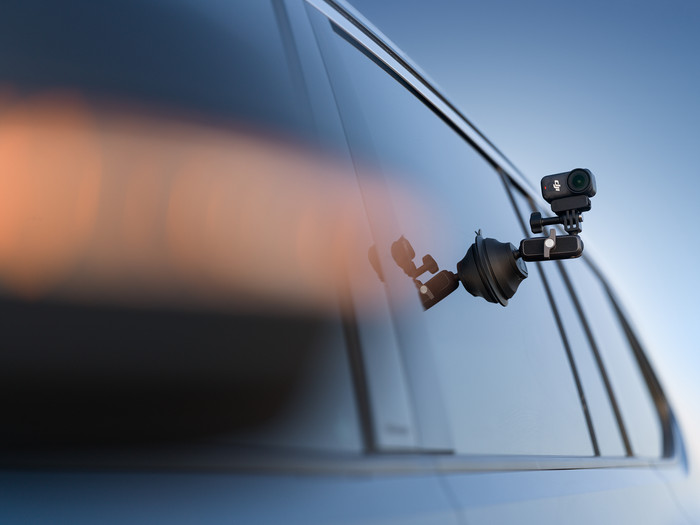 DJI Osmo Nano Standard Combo 64GB product in use