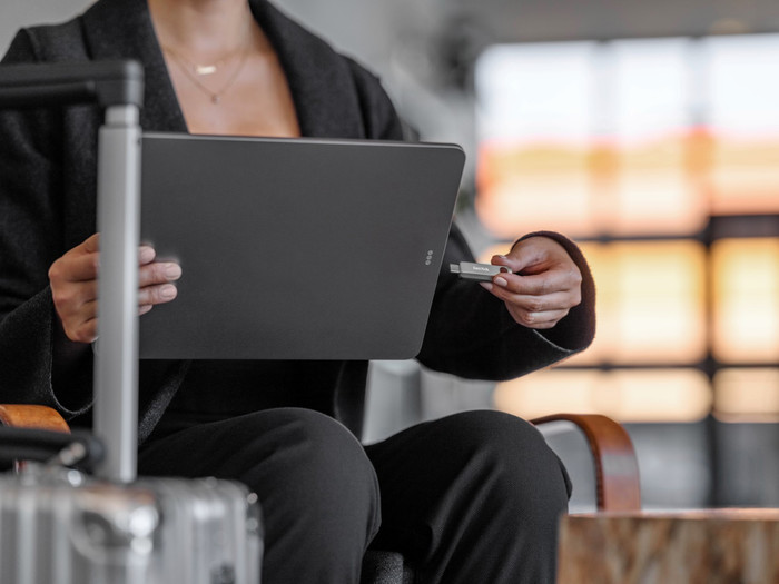 SanDisk Ultra Luxe USB-C 512GB product in gebruik