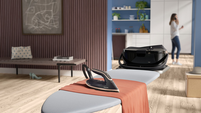 Philips PerfectCare 8000 Series PSG8300/80 product in use