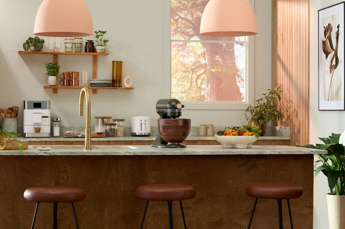 KitchenAid Artisan Design Mixer 5KSM180WSEEG Evergreen product in use