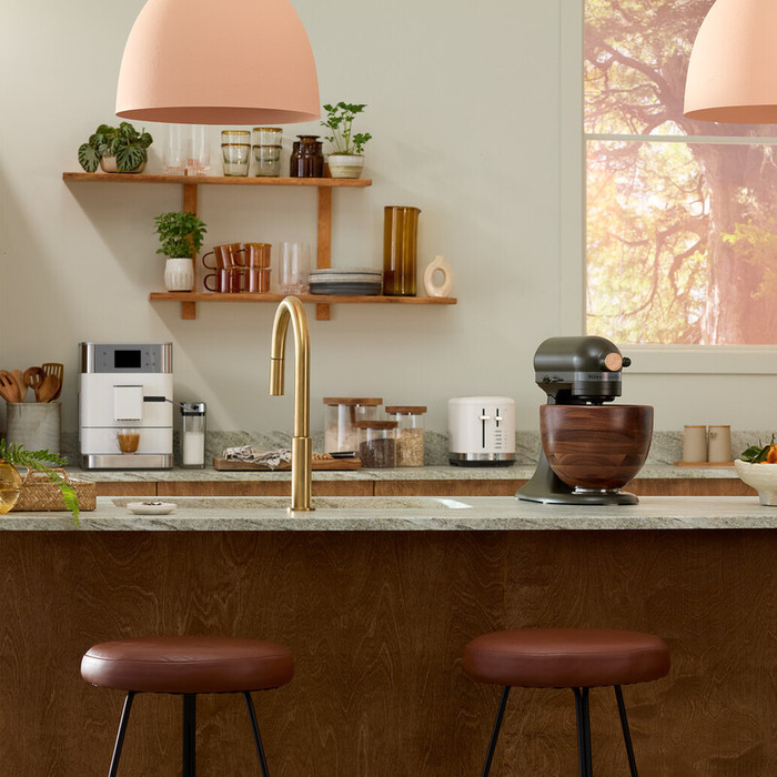 KitchenAid Artisan Design Mixer 5KSM180WSEEG Evergreen product in use