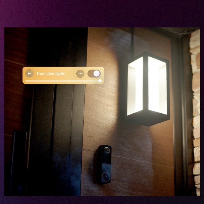 Philips Hue Secure Bedrade Videodeurbel + Chime product in gebruik