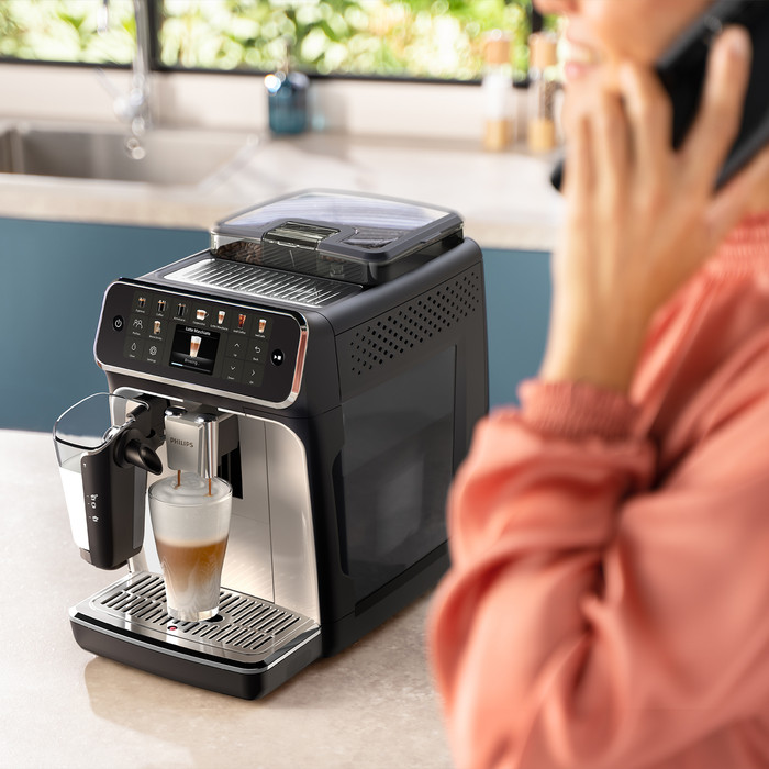 Philips LatteGo 5500 EP5547/90 product in gebruik