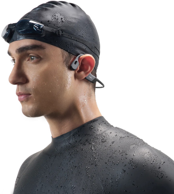 Shokz OpenSwim Pro USB-C Gris produit à l'usage
