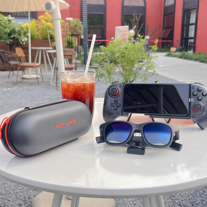 VITURE x 8BitDo Ultimate Mobile Gaming Controller (USB-C) product in use