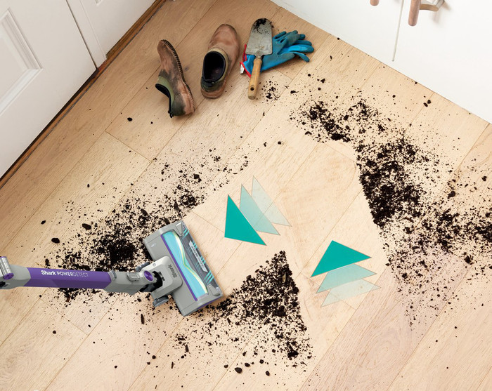 Shark PowerDetect Pet IP1251EUT product in use