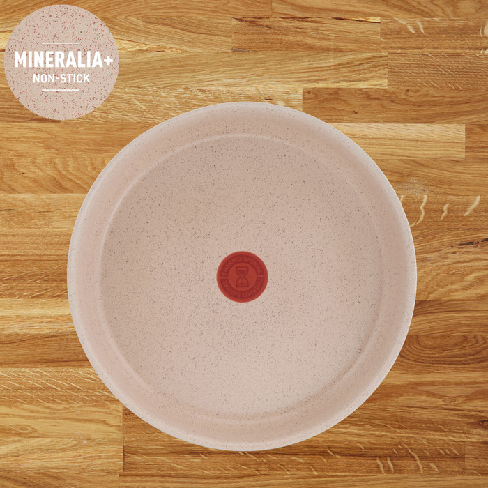 Tefal Delight ON Cookware Set 17-piece product in use