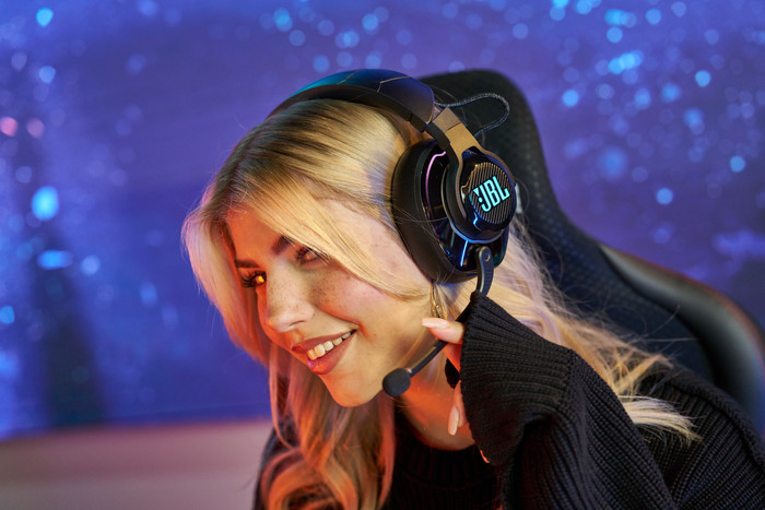 JBL Quantum 910 Wireless product in gebruik