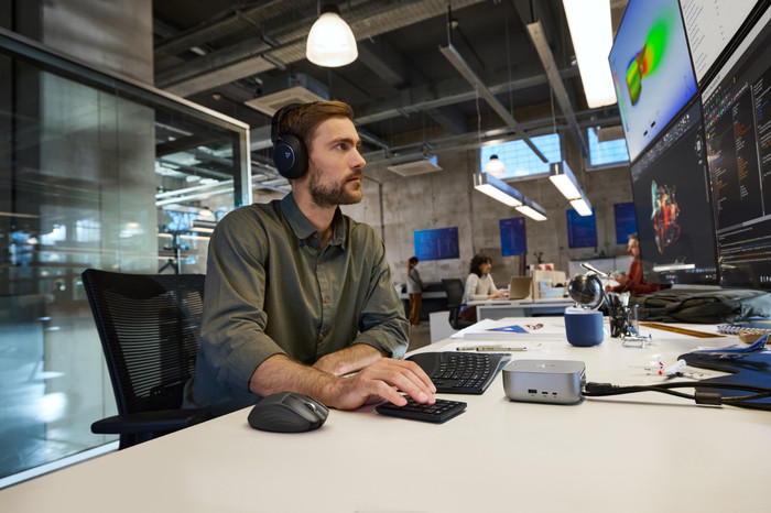 HP 780M Ultra-Fast Scroll Draadloze Muis product in gebruik