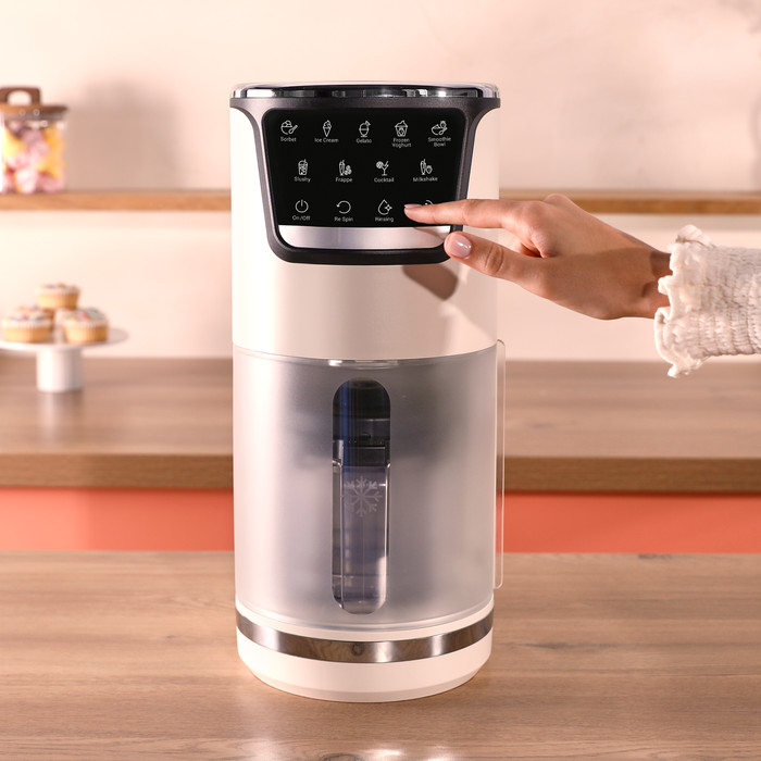 Moulinex Dolci Ice Maker MJ602AF0 product in gebruik