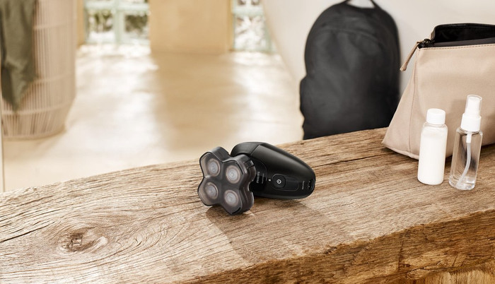 Philips Headshaver Series 5000 HS5980/15 product in gebruik