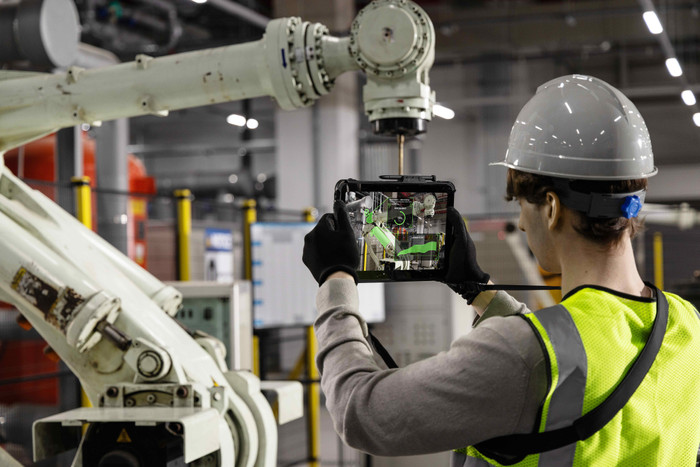 Samsung Galaxy Tab Active5 Pro 10,1 inch 256GB Wifi + 5G product in gebruik