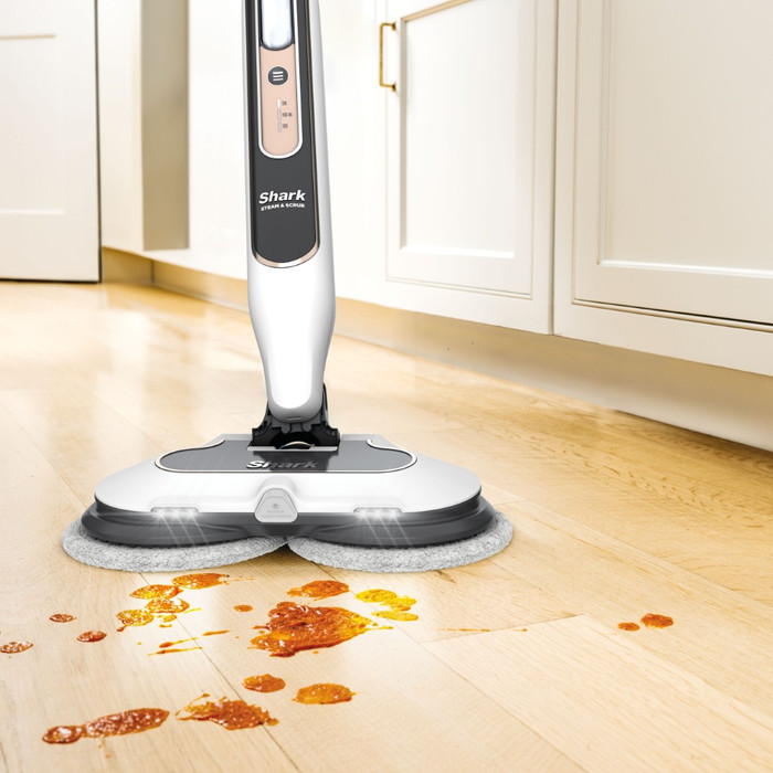 Shark Steam and Scrub S8201EU product in gebruik