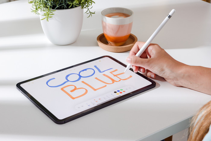 BlueBuilt Apple iPad Pro (2025/2024) 11 inch Paperfeel Screenprotector product in gebruik