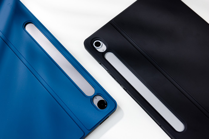 Samsung Galaxy Tab S10 FE 10,9 inch 256GB Wifi Zilver + Beschermpakket product in gebruik